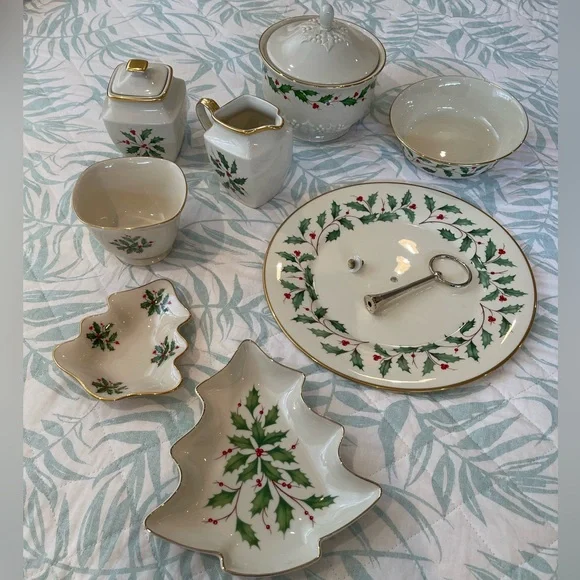 Lenox Holiday Set (NWT/NWOT - orig boxes "NOT" included) --- Retail value $600+ - Picture 1 of 15